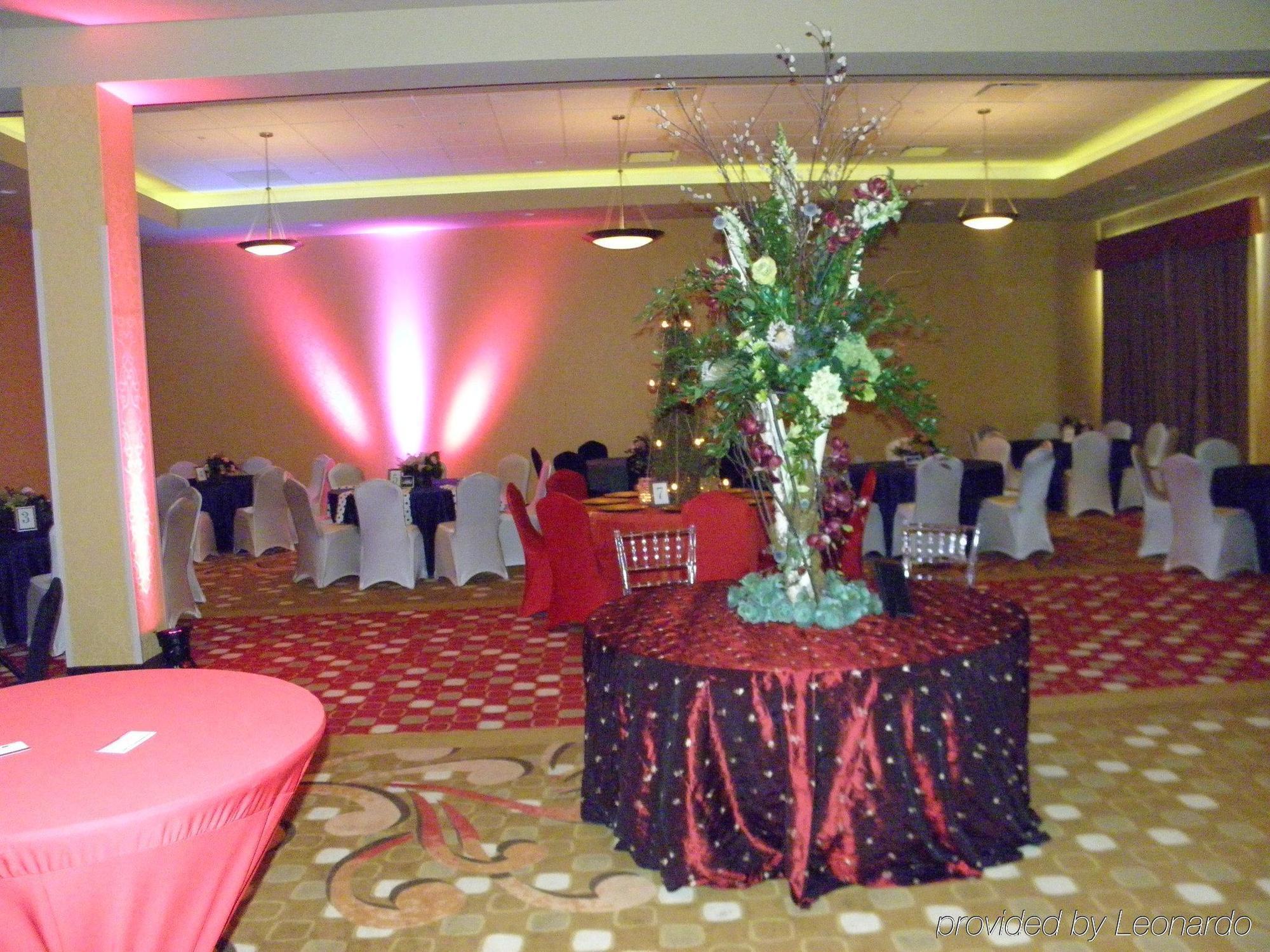 Holiday Inn Omaha Downtown - Waterpark By Ihg المطعم الصورة